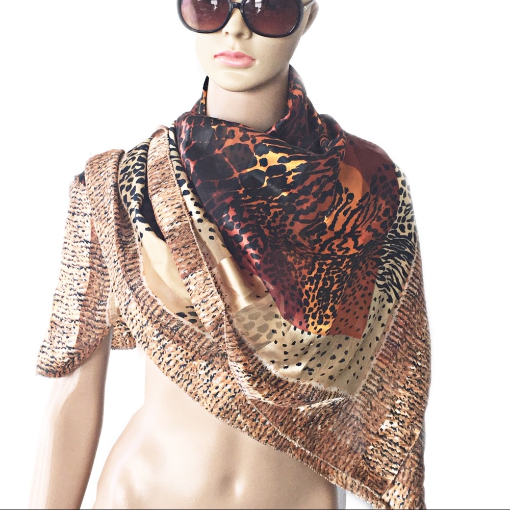 Infinity Large Leopard Scarf - Picture 6 of 7